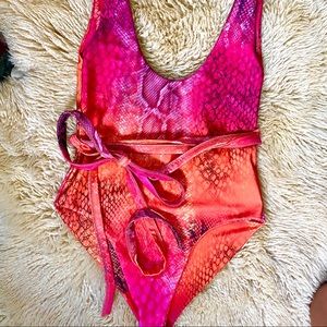 Sexy | Hi-Leg LowCut | Cheeky | One-Piece Swimsuit